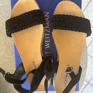 Super cute and summery Lucky brand flats